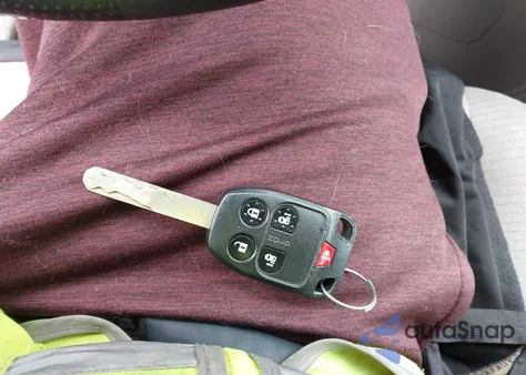 2011 Honda Odyssey Ex from USA, damaged, VIN 5FNRL5H42BB090839